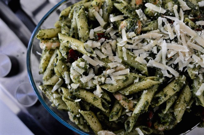 pasta_pesto_shrimps_kitcenhabitscom4.jpg